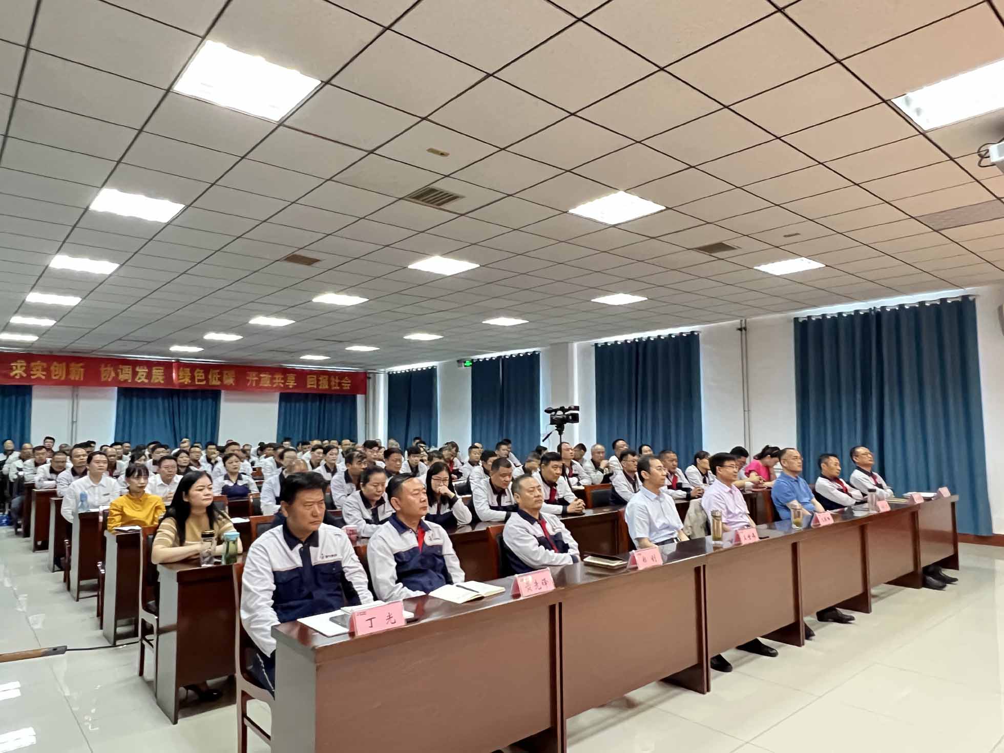 best365英国官网集团“讲好best365英国官网故事——我与best365英国官网共成长”巡回宣讲走进华沃水泥公司 (3).jpg